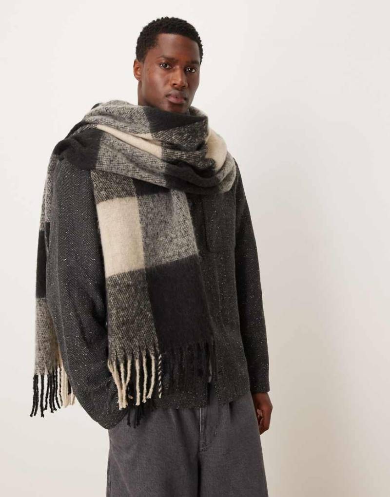 ASOS DESIGN - Gewebter Oversize-Schal in schwarz-weiß kariert von ASOS DESIGN