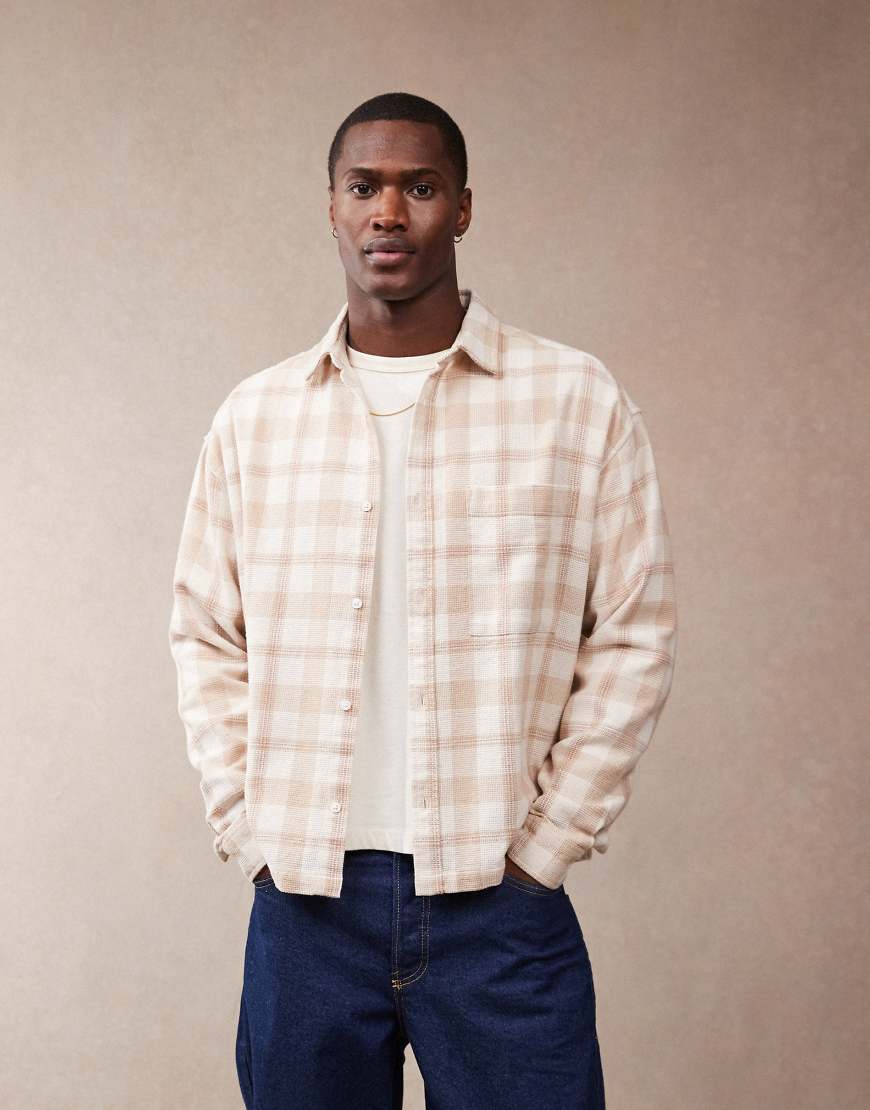 ASOS DESIGN - Kariertes, strukturiertes Boxy Fit Oversize-Hemd in neutralen Farben im 90er-Look ASOS DESIGN - Kariertes, strukturiertes Boxy Fit Oversize-Hemd in neutralen Farben im 90er-Look von ASOS DESIGN