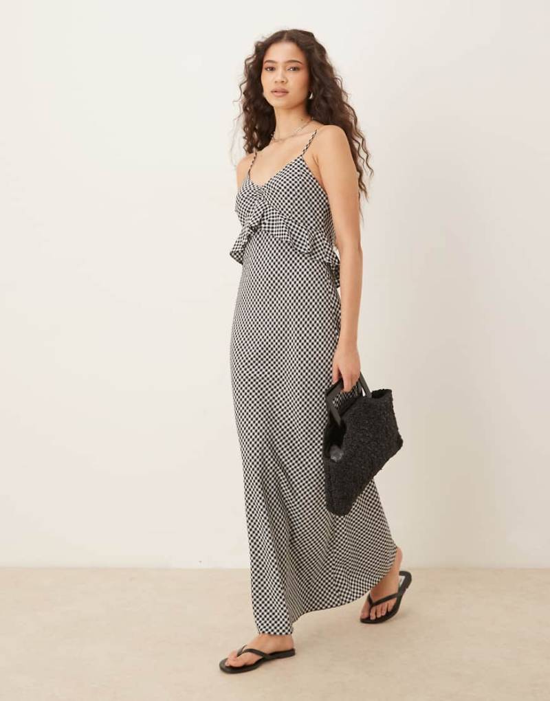 ASOS DESIGN - Kariertes Camisole-Maxikleid in Schwarz-Weiß mit Rüschen-Bunt von ASOS DESIGN