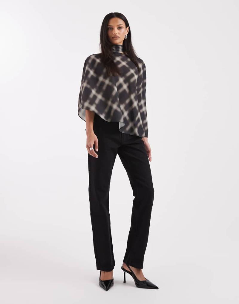 ASOS DESIGN - Kariertes Cape-Oberteil mit Schal und One-Shoulder-Design-Bunt von ASOS DESIGN