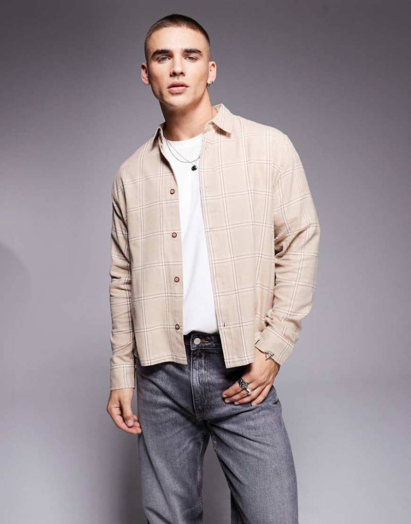 ASOS DESIGN - Kastiges kariertes Hemd in Beige-Neutral von ASOS DESIGN