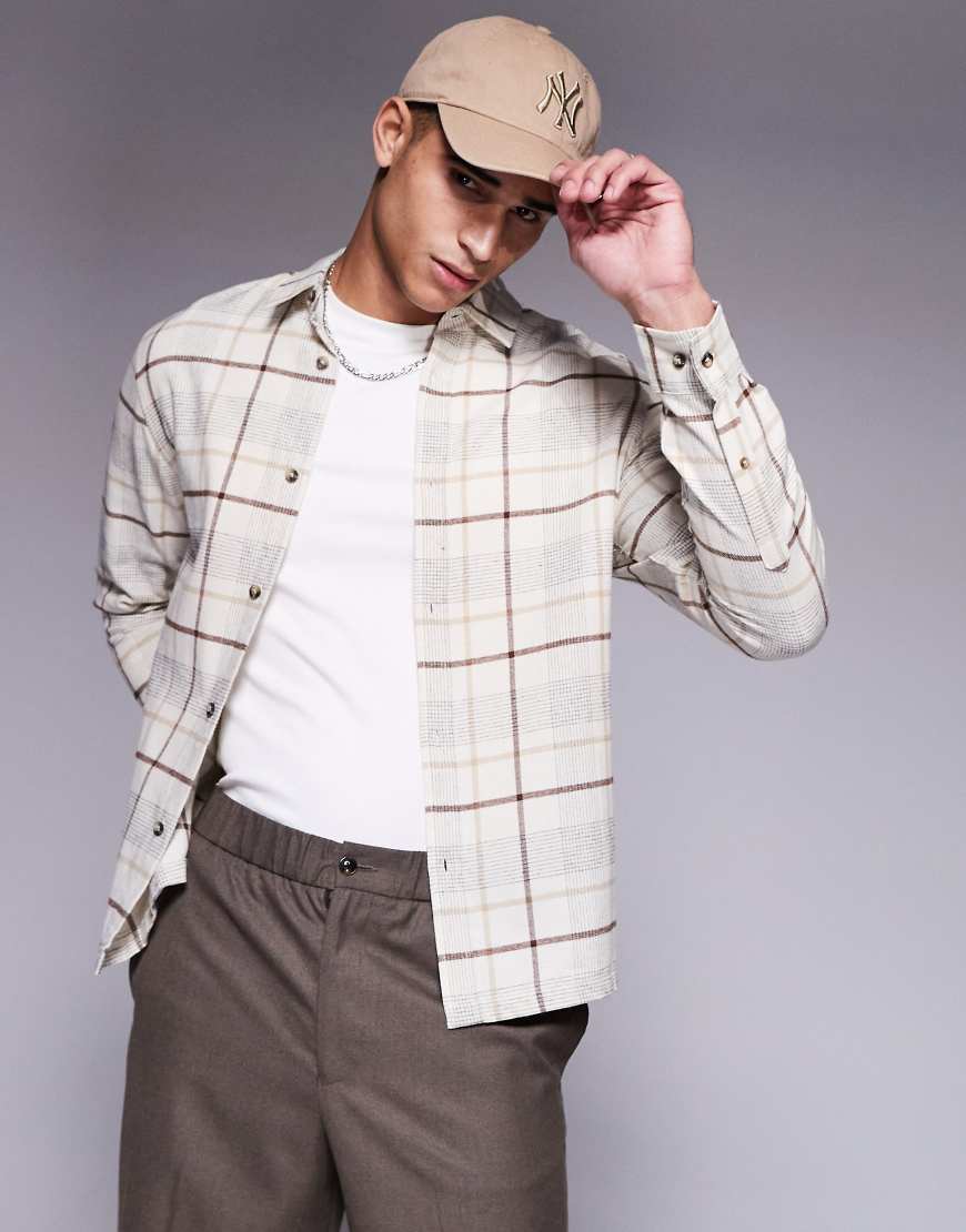 ASOS DESIGN - Kariertes Hemd in Neutral mit regulärer Passform ASOS DESIGN - Kariertes Hemd in Neutral mit regulärer Passform von ASOS DESIGN
