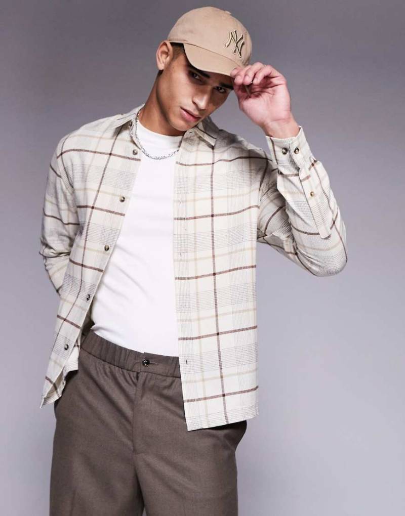 ASOS DESIGN - Kariertes Hemd in Neutral mit regulärer Passform von ASOS DESIGN