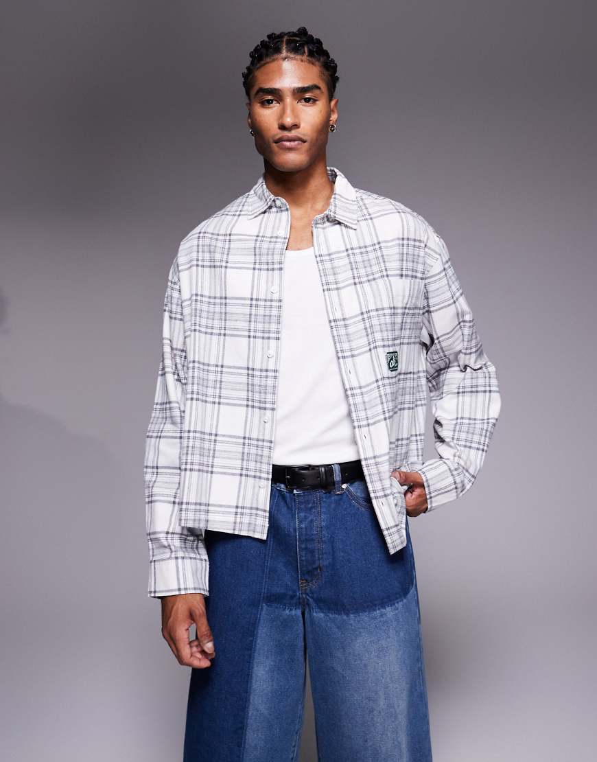 ASOS DESIGN - Kariertes Oversize-Flanellhemd in Weiß mit kastigem Schnitt-Neutral von ASOS DESIGN