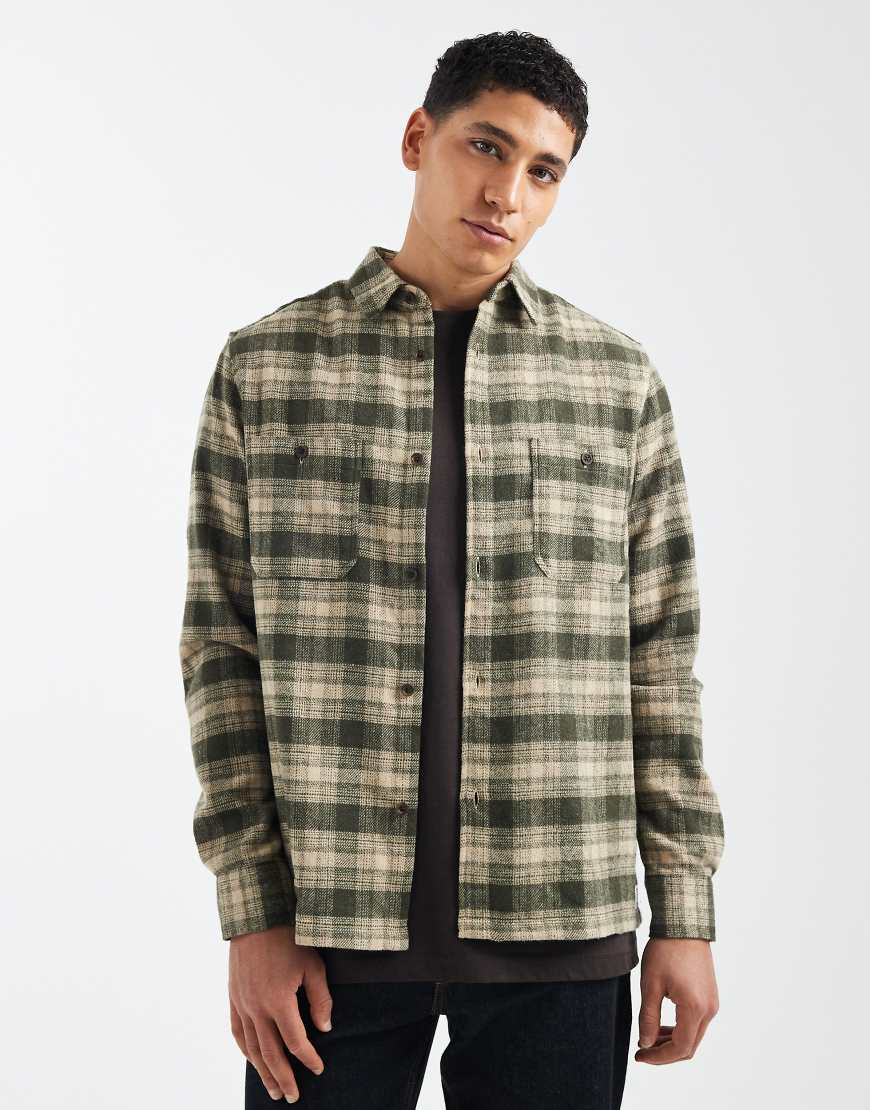 ASOS DESIGN - Angerautes Hemd in Beige und Grün kariert mit Aufnäher-Brown von ASOS DESIGN