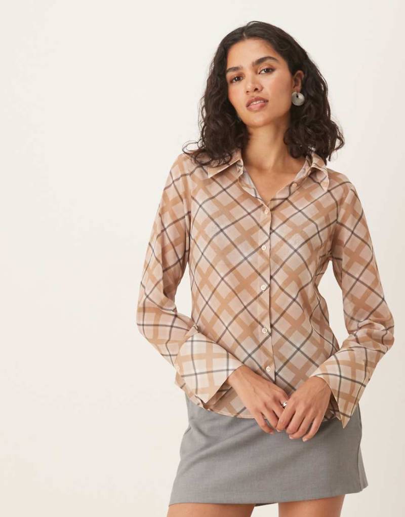 ASOS DESIGN - Kariertes Slim-Fit-Hemd-Bunt von ASOS DESIGN