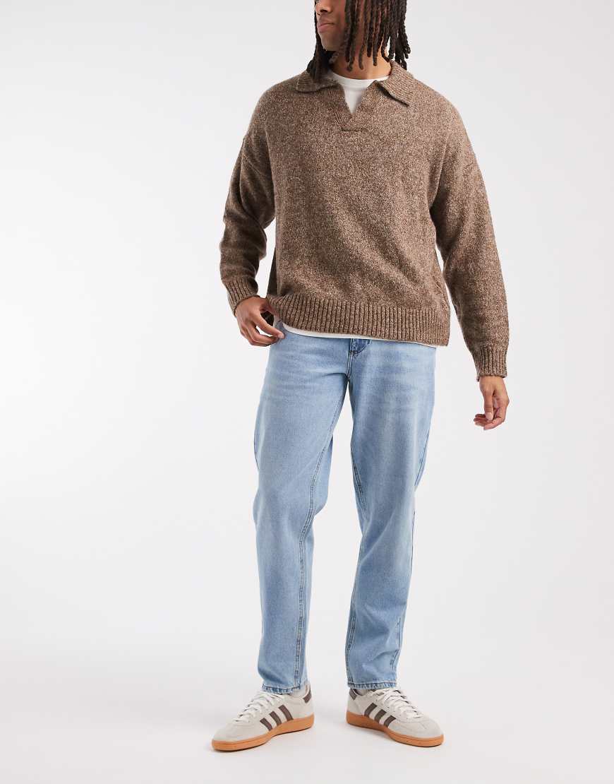 ASOS DESIGN - Karottenjeans in hellblauer Waschung von ASOS DESIGN