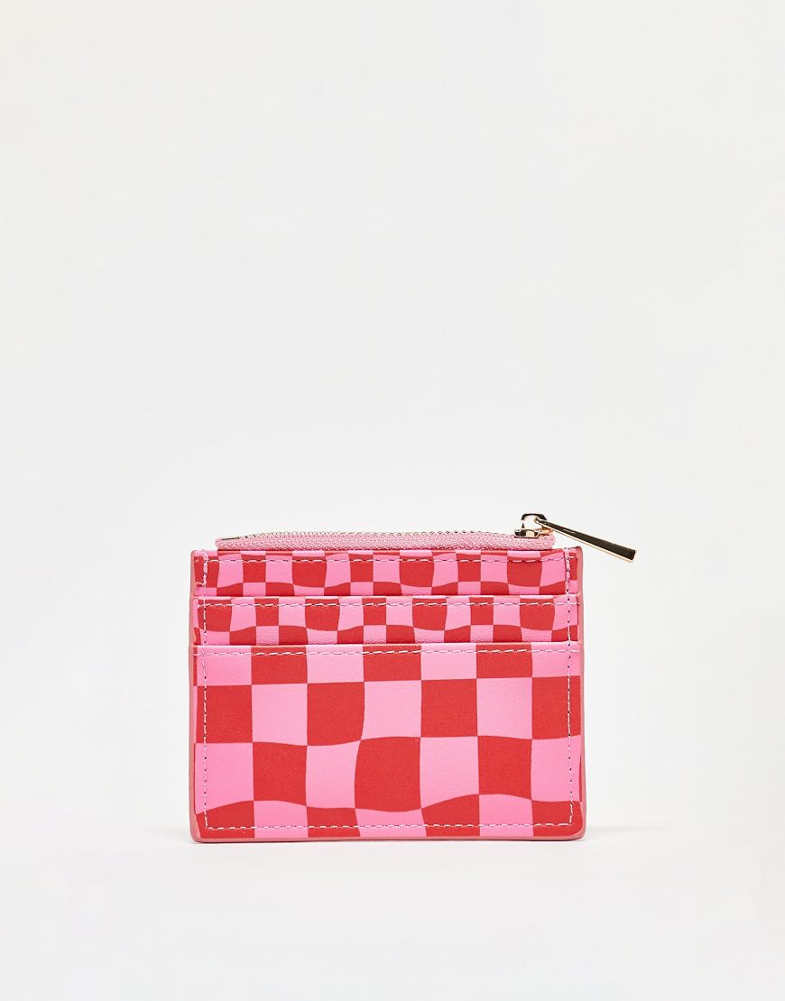 ASOS DESIGN - Kartenetui mit Schachbrettmuster in Rosa und Rot ASOS DESIGN - Kartenetui mit Schachbrettmuster in Rosa und Rot von ASOS DESIGN