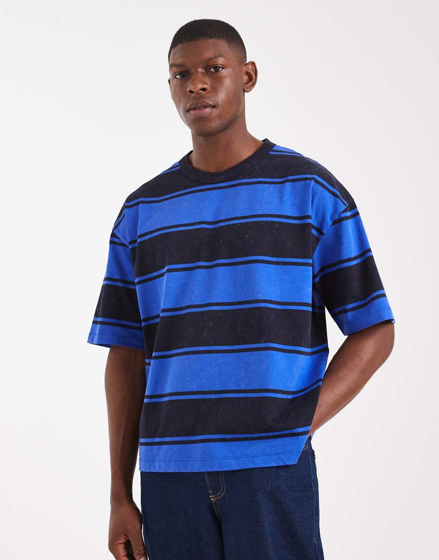 ASOS DESIGN - Kastenförmiges, übergroßes T-Shirt mit Streifen in verwaschenem Blau und Schwarz-Bunt von ASOS DESIGN