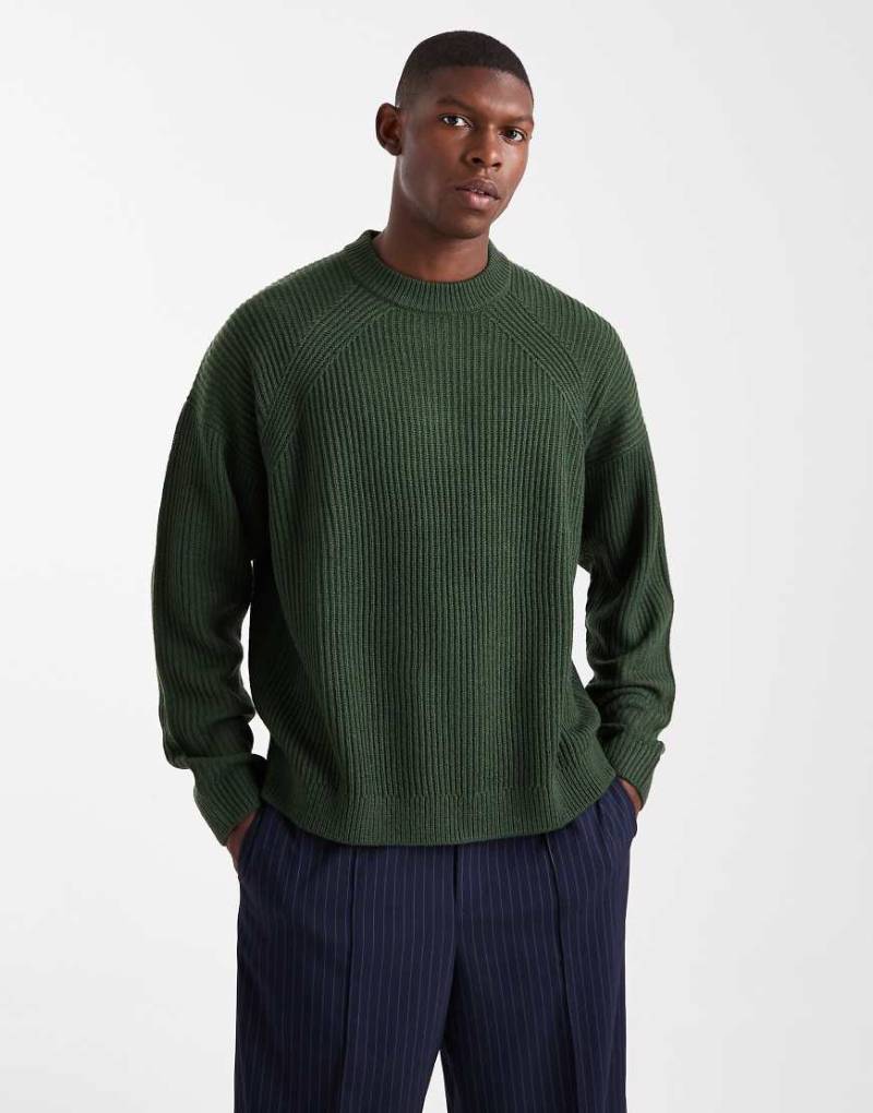 ASOS DESIGN - Kastig geschnittener Oversize-Strickpullover in Dunkelgrün mit Rippmuster von ASOS DESIGN
