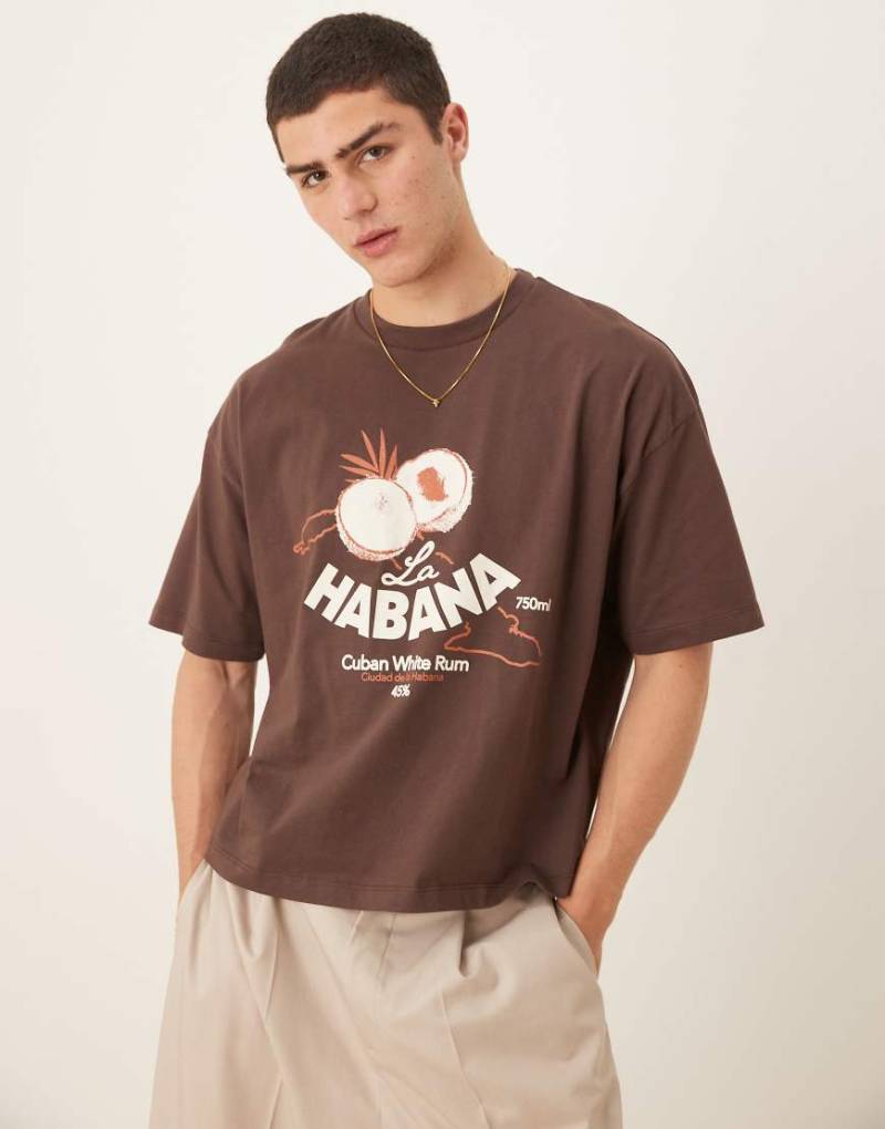 ASOS DESIGN - Kastig geschnittenes Oversize-T-Shirt in Braun mit sommerlicher Grafik von ASOS DESIGN