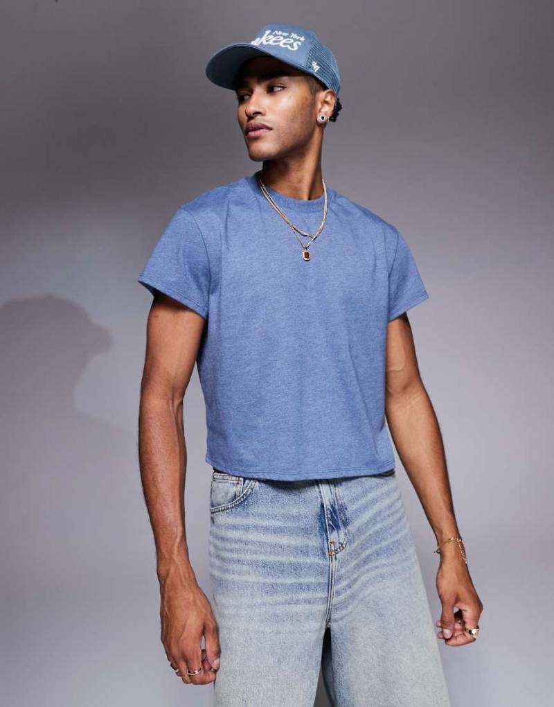 ASOS DESIGN - Kastig geschnittenes T-Shirt in überfärbtem Blau meliert mit Rundhalsausschnitt von ASOS DESIGN