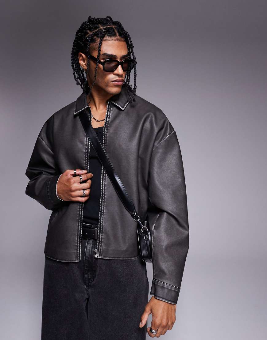 ASOS DESIGN - Jacke aus Kunstleder in schwarzer Waschung von ASOS DESIGN