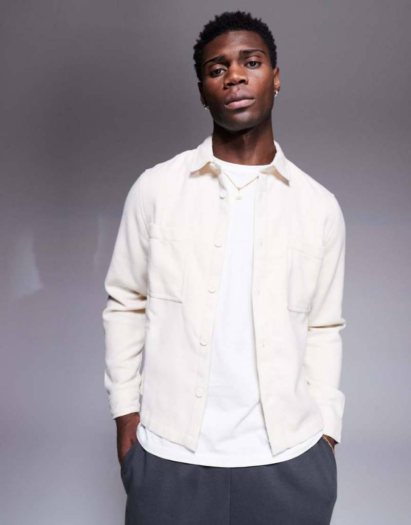 ASOS DESIGN - Kastige Hemdjacke aus Wollmix in dunklem Steinbeige-Neutral ASOS DESIGN - Kastige Hemdjacke aus Wollmix in dunklem Steinbeige-Neutral von ASOS DESIGN