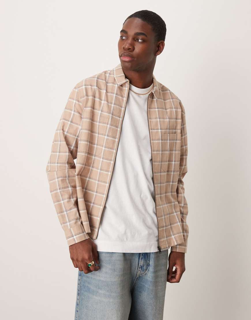 ASOS DESIGN - Kastige Hemdjacke in Braun kariert mit Knopfleiste von ASOS DESIGN