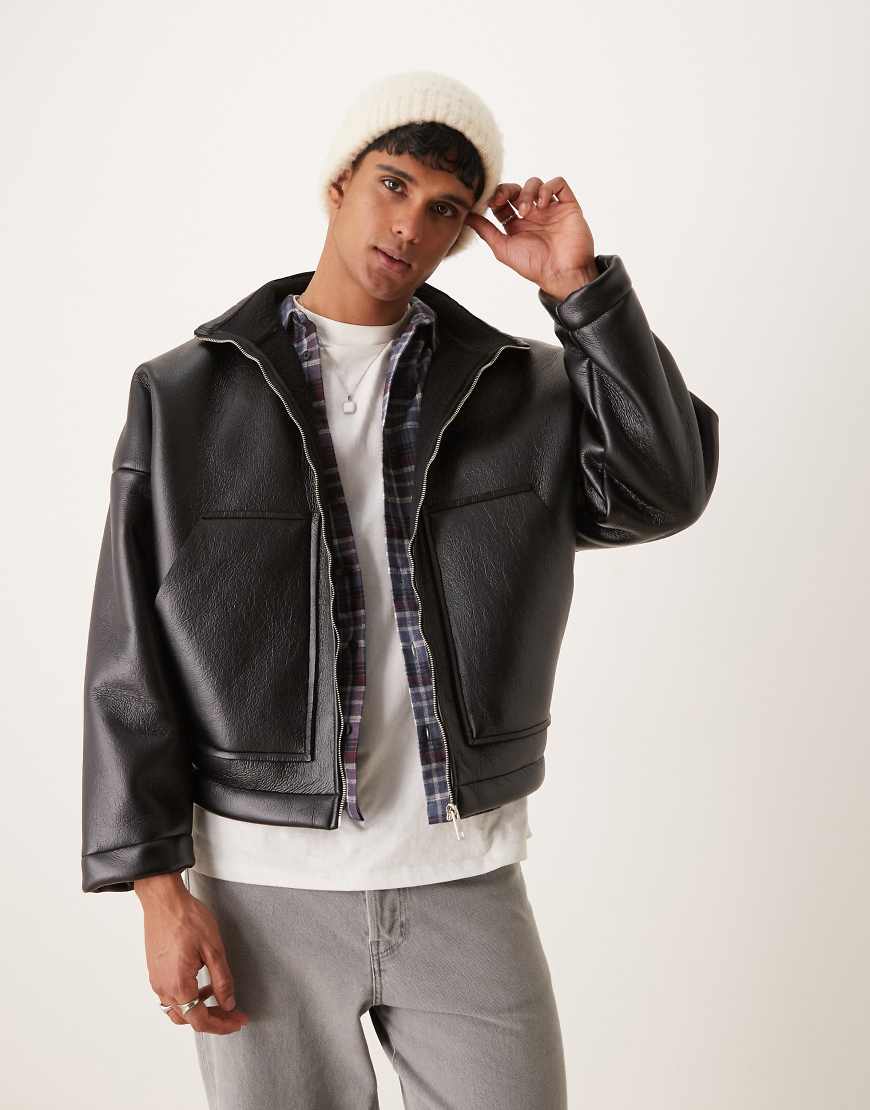 ASOS DESIGN - Kastige Jacke in Schwarz mit extremem Oversize-Schnitt und Reißverschluss ASOS DESIGN - Kastige Jacke in Schwarz mit extremem Oversize-Schnitt und Reißverschluss von ASOS DESIGN