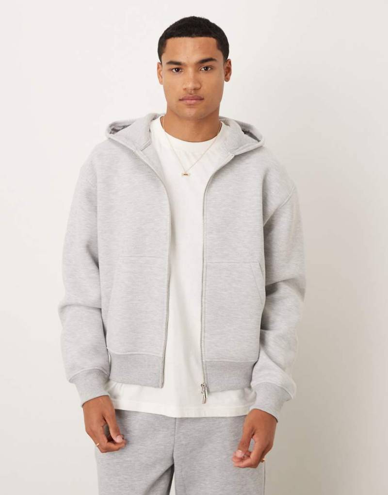 ASOS DESIGN - Locker geschnittene, kastige Kapuzenjacke aus schwerem, neoprenartigem Stoff in meliertem Eisgrau ASOS DESIGN - Locker geschnittene, kastige Kapuzenjacke aus schwerem, neoprenartigem Stoff in meliertem Eisgrau von ASOS DESIGN