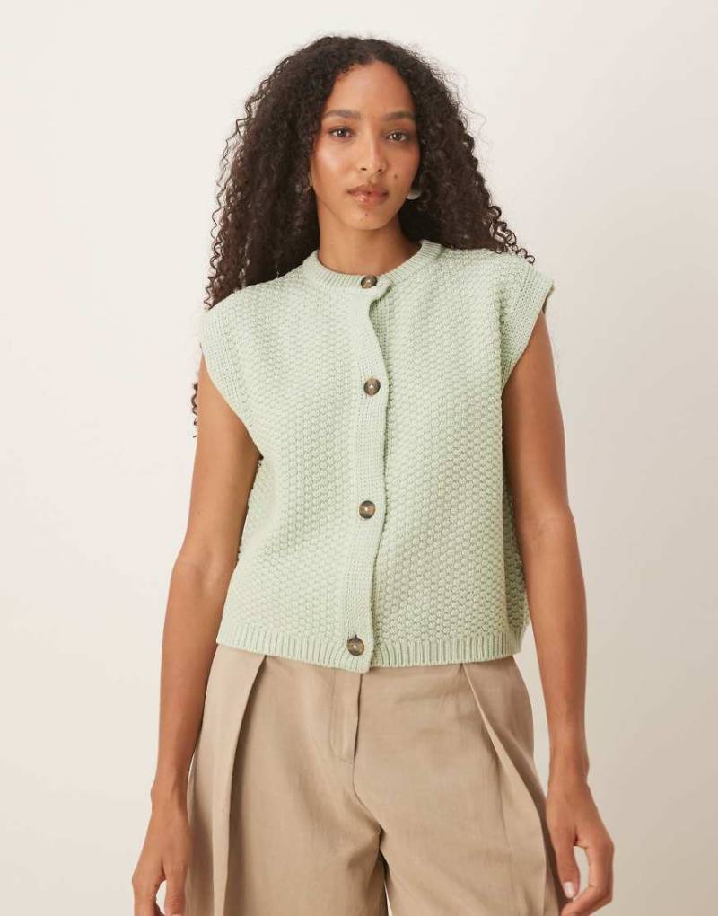 ASOS DESIGN - Kastige Strickweste in Pistaziengrün mit Knopfdetail von ASOS DESIGN