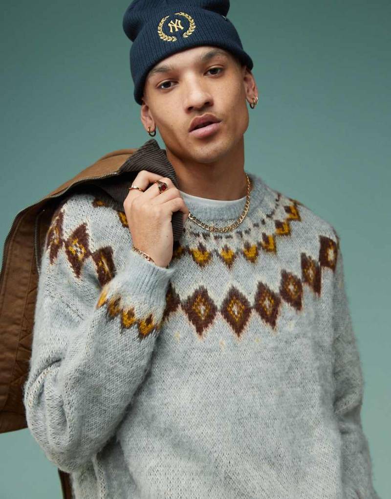ASOS DESIGN - Kastiger, flauschiger Strickpullover in Grau mit Norweger-Muster und extremer Oversize-Passform von ASOS DESIGN