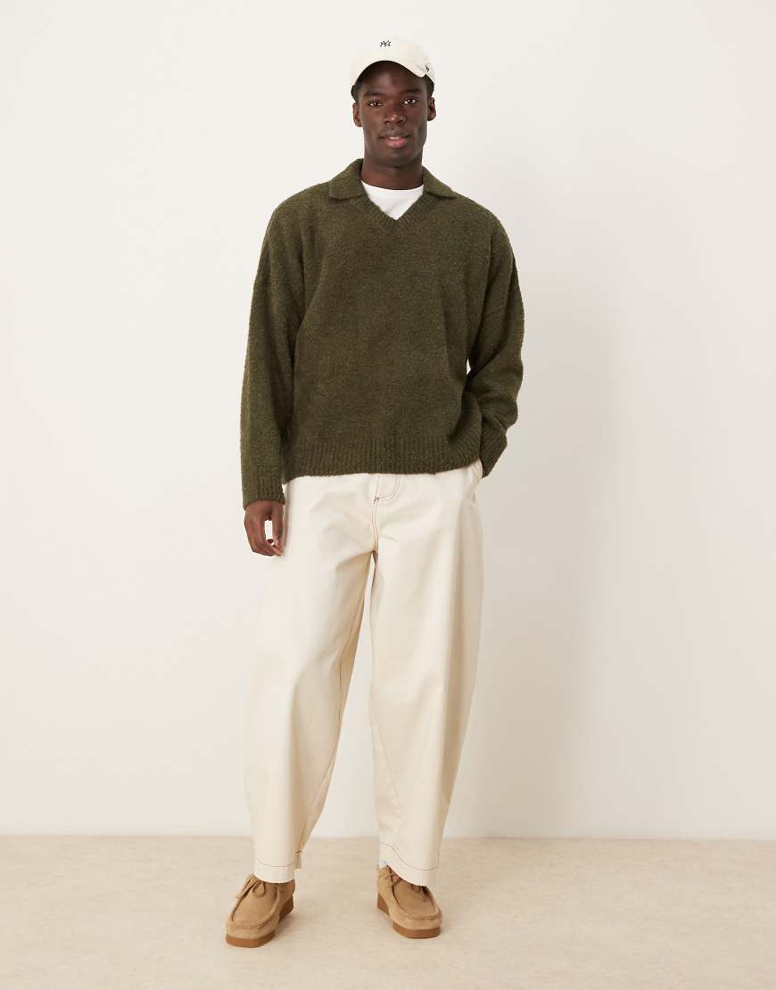ASOS DESIGN - Kastiger, strukturierter Oversize-Strickpullover in Khaki mit Einkerbung am Ausschnitt-Grün ASOS DESIGN - Kastiger, strukturierter Oversize-Strickpullover in Khaki mit Einkerbung am Ausschnitt-Grün von ASOS DESIGN