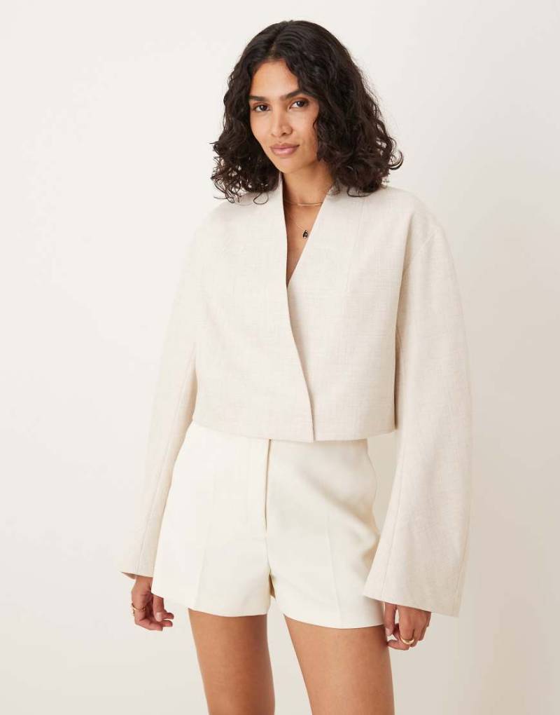 ASOS DESIGN - Kastiger Blazer in Steinbeige mit geformten Ärmeln und Fischgrätmuster-Braun von ASOS DESIGN