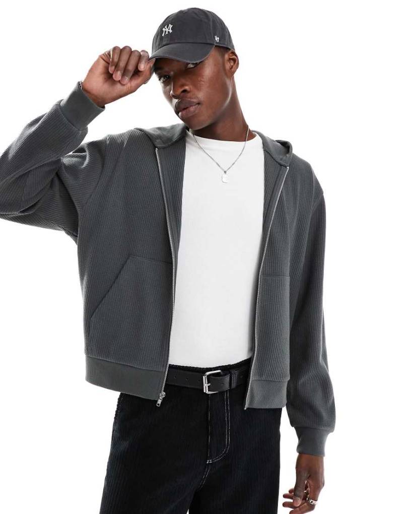 ASOS DESIGN - Kastiger Kapuzenpullover in Grau mit Waffelstruktur von ASOS DESIGN