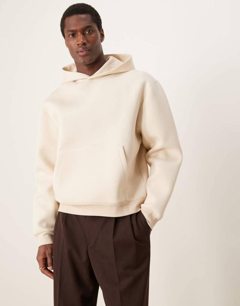 ASOS DESIGN - Kastiger Oversize-Kapuzenpullover aus schwerem, neoprenartigem Material in meliertem Haferbeige-Weiß von ASOS DESIGN