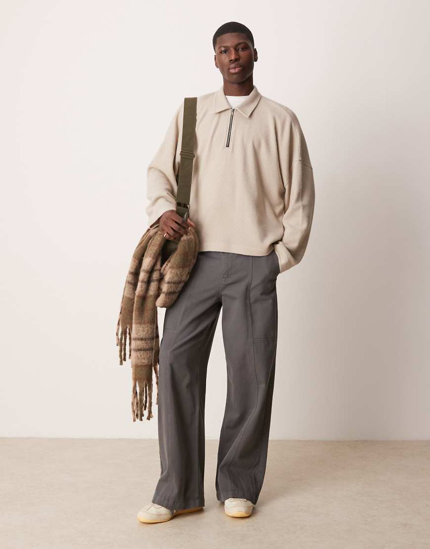ASOS DESIGN - Kastiger Oversize-Pullover aus schwerem Material in Beige mit überschnittener Schulter und Polokragen-Neutral von ASOS DESIGN