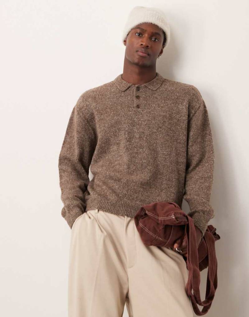 ASOS DESIGN - Kastiger Oversize-Strickpullover in Braun mit angerauter Struktur von ASOS DESIGN