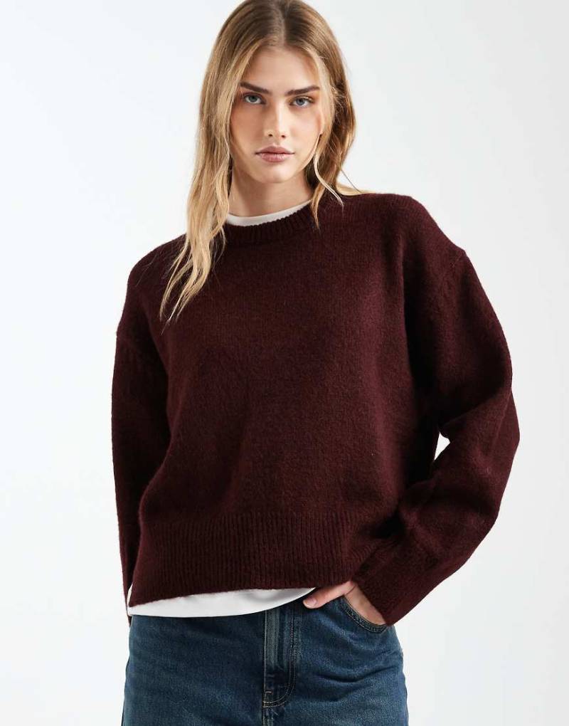 ASOS DESIGN - Kastiger Pullover in Pflaume mit Rundhalsausschnitt und Seitenschlitz-Lila von ASOS DESIGN