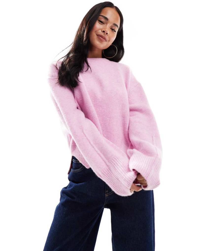 ASOS DESIGN - Kastiger Pullover in Rosa mit Rundhalsausschnitt und Seitenschlitz von ASOS DESIGN