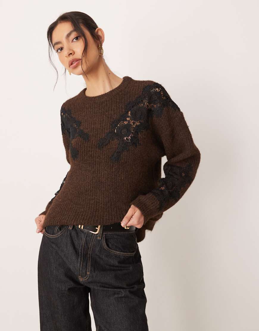 ASOS DESIGN - Kastiger Pullover in Schokobraun mit Rundhalsausschnitt und Spitzeneinsätzen-Brown von ASOS DESIGN