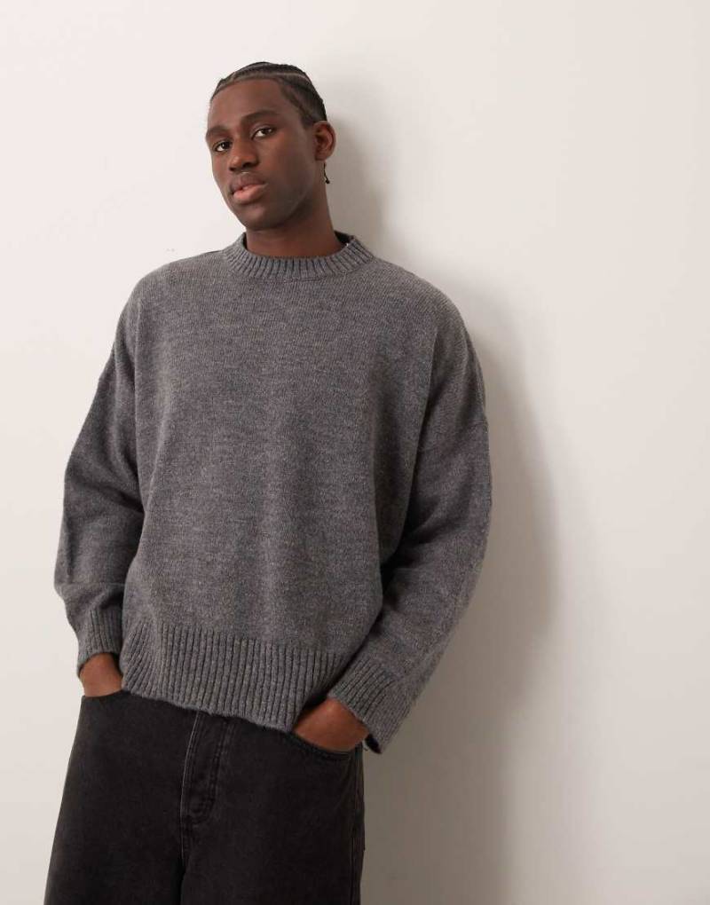 ASOS DESIGN - Kastiger Strickpullover in Grau mit extremer Oversize-Passform von ASOS DESIGN