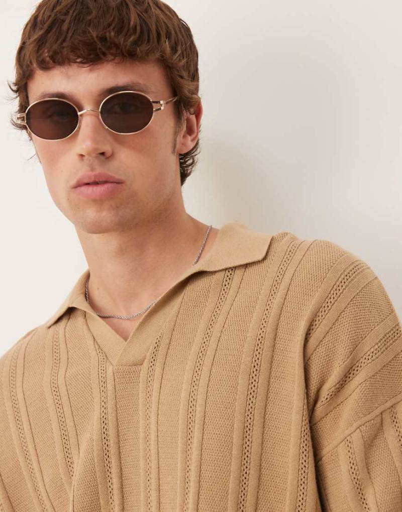 ASOS DESIGN - Geripptes Oversize-Polohemd aus Strick in Beige mit eingekerbtem Ausschnitt-Neutral von ASOS DESIGN