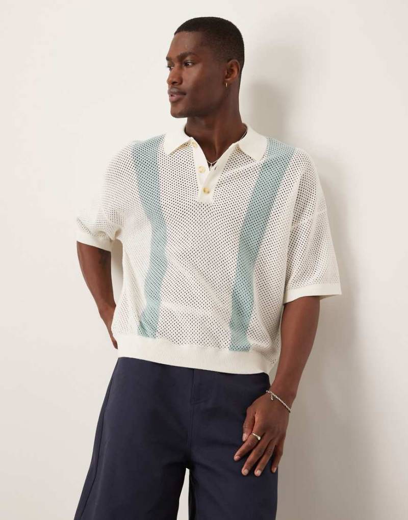 ASOS DESIGN - Gestricktes Oversize-Poloshirt in Ecru und Blau gestreift mit Airtex-Struktur-Neutral von ASOS DESIGN