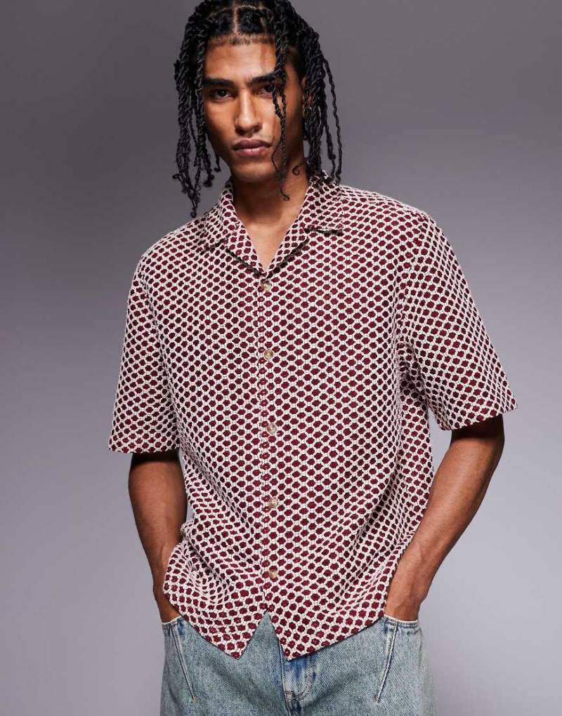 ASOS DESIGN - Kastiges, hochwertiges Hemd mit Struktur in Weiß in regulärer Passform-Rot von ASOS DESIGN