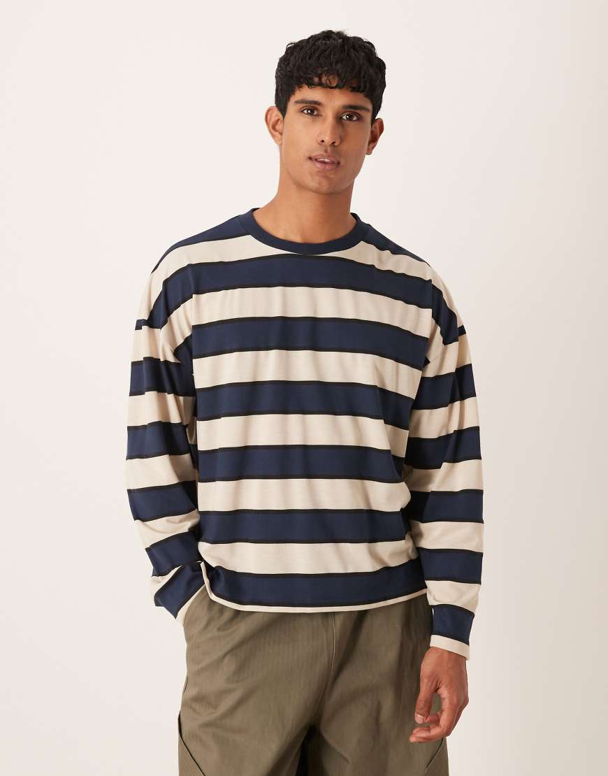 ASOS DESIGN - Kastiges, langärmliges Oversize-Shirt mit überschnittener Schulter und Streifenmuster in Blau und Braun-Bunt von ASOS DESIGN