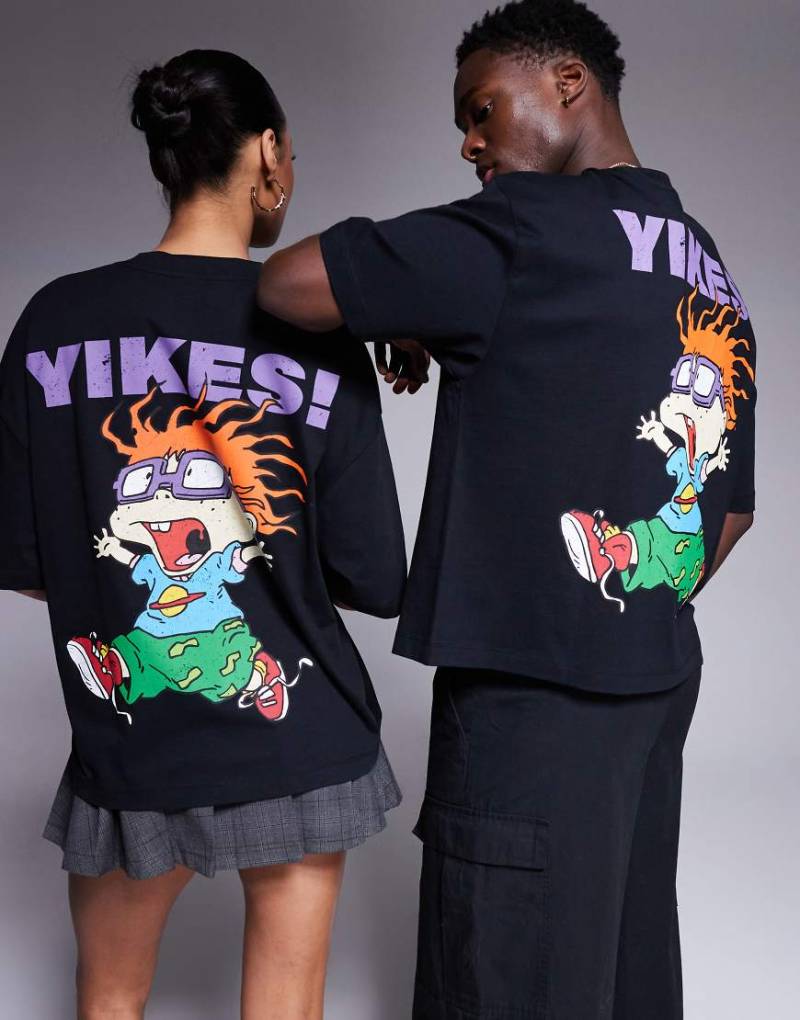 ASOS DESIGN - Kastiges, lizenziertes Unisex-T-Shirt in Schwarz mit Oversize-Schnitt und Chuckie-„Rugrats"-Prints von ASOS DESIGN