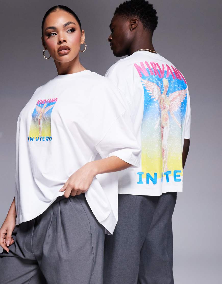 ASOS DESIGN - Kastiges, lizenziertes Unisex-T-Shirt in Weiß mit „Nirvana"-Prints und Oversize-Schnitt ASOS DESIGN - Kastiges, lizenziertes Unisex-T-Shirt in Weiß mit „Nirvana"-Prints und Oversize-Schnitt von ASOS DESIGN
