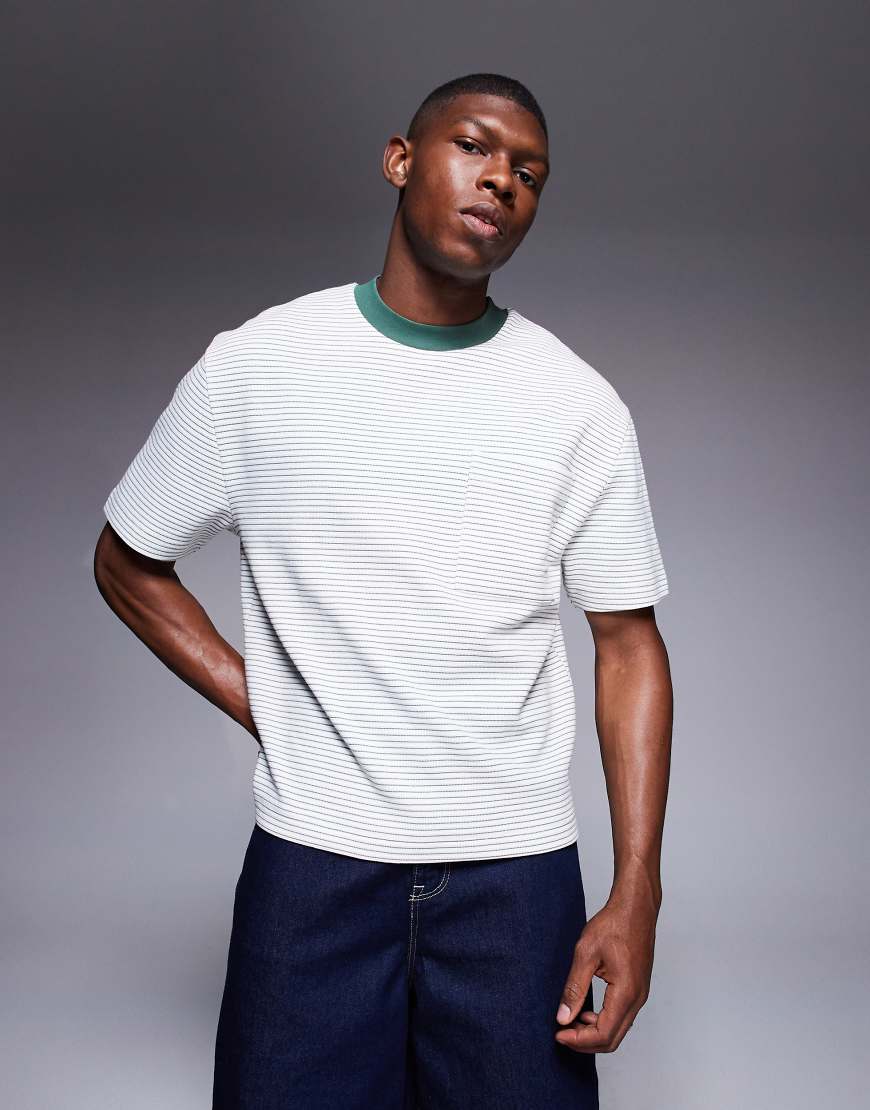 ASOS DESIGN - Kastiges, locker geschnittenes T-Shirt mit Tasche und strukturiertem Streifenmuster-Bunt ASOS DESIGN - Kastiges, locker geschnittenes T-Shirt mit Tasche und strukturiertem Streifenmuster-Bunt von ASOS DESIGN
