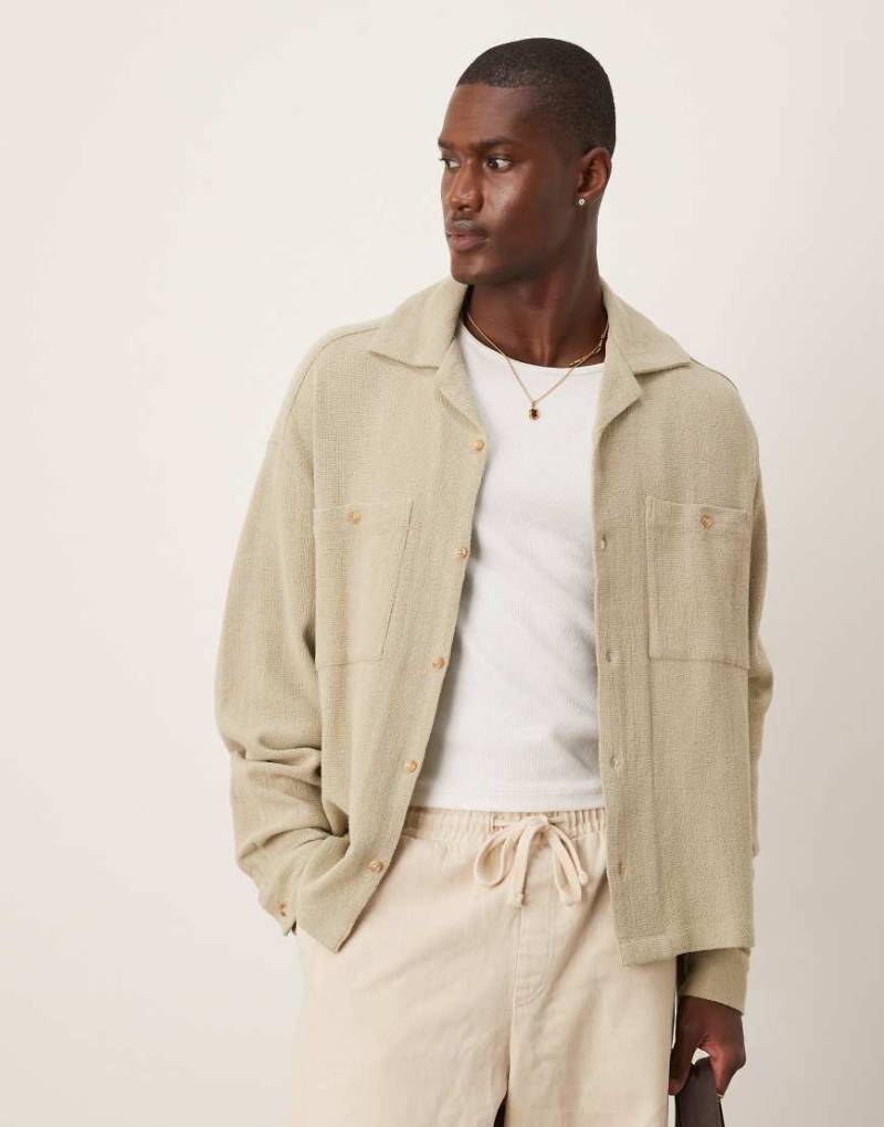 ASOS DESIGN - Kastiges, strukturiertes Oversize-T-Shirt in Salbeigrün von ASOS DESIGN