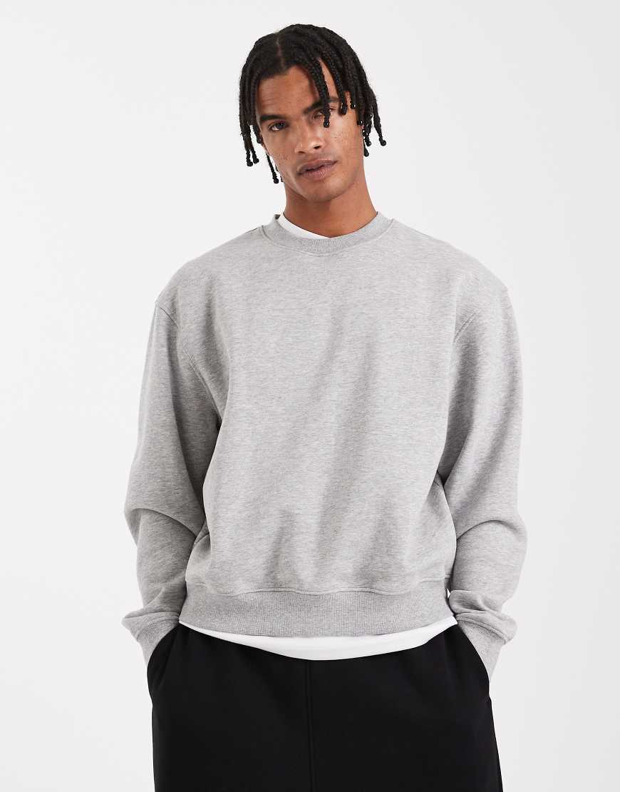 ASOS DESIGN - Kastiges Basic-Sweatshirt in Grau mit Oversize-Passform von ASOS DESIGN