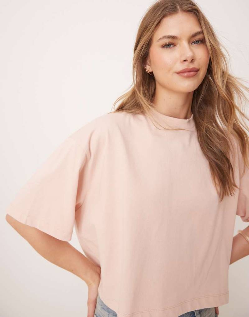 ASOS DESIGN - Kastiges Cropped-T-Shirt in Staubrosa von ASOS DESIGN