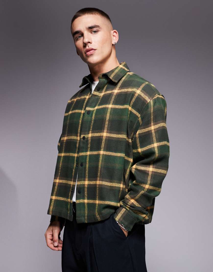 ASOS DESIGN - Kastiges Flanell-Hemd in Oversize-Passform in Grün mit Fischgrätmuster ASOS DESIGN - Kastiges Flanell-Hemd in Oversize-Passform in Grün mit Fischgrätmuster von ASOS DESIGN