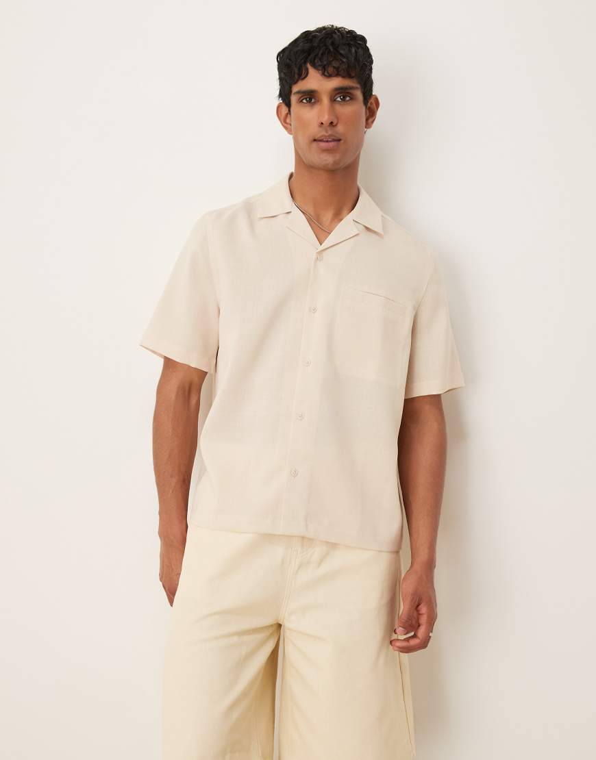 ASOS DESIGN - Boxy Regular Fit Hemd in Stein mit Leinen-Optik-Neutral ASOS DESIGN - Boxy Regular Fit Hemd in Stein mit Leinen-Optik-Neutral von ASOS DESIGN