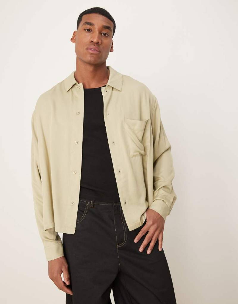 ASOS DESIGN - Kastiges Oversize-Hemd aus Viskose in Khaki-Grün von ASOS DESIGN