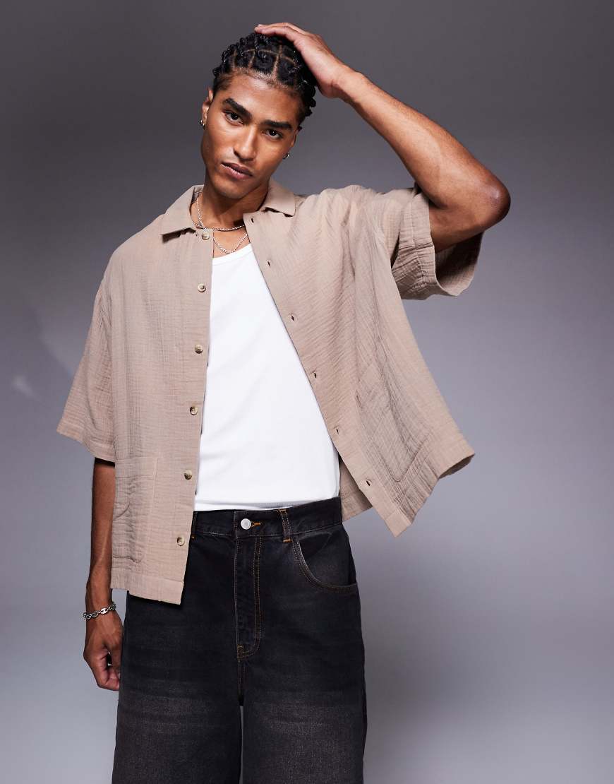 ASOS DESIGN - Kastiges Oversize-Hemd in Braun mit Brusttaschen von ASOS DESIGN