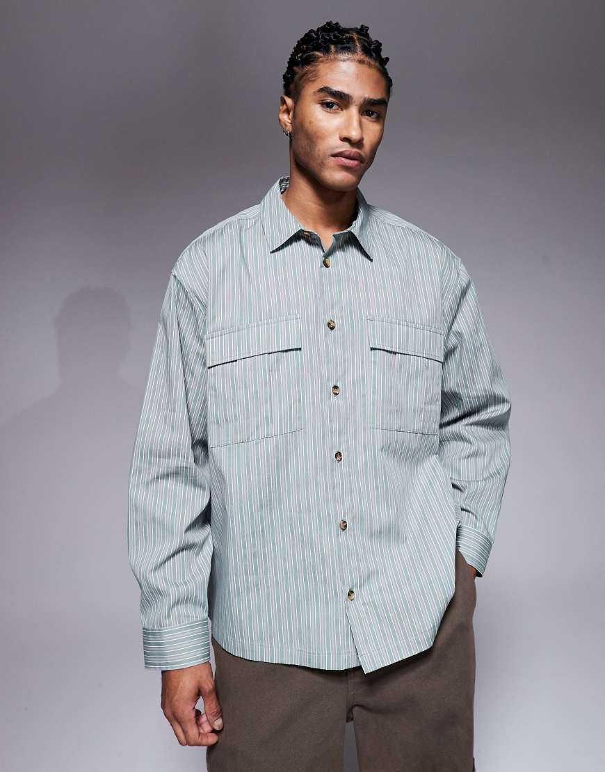 ASOS DESIGN - Kastiges Oversize-Hemd in Grün gestreift von ASOS DESIGN