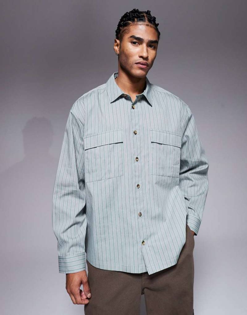 ASOS DESIGN - Kastiges Oversize-Hemd in Grün gestreift von ASOS DESIGN