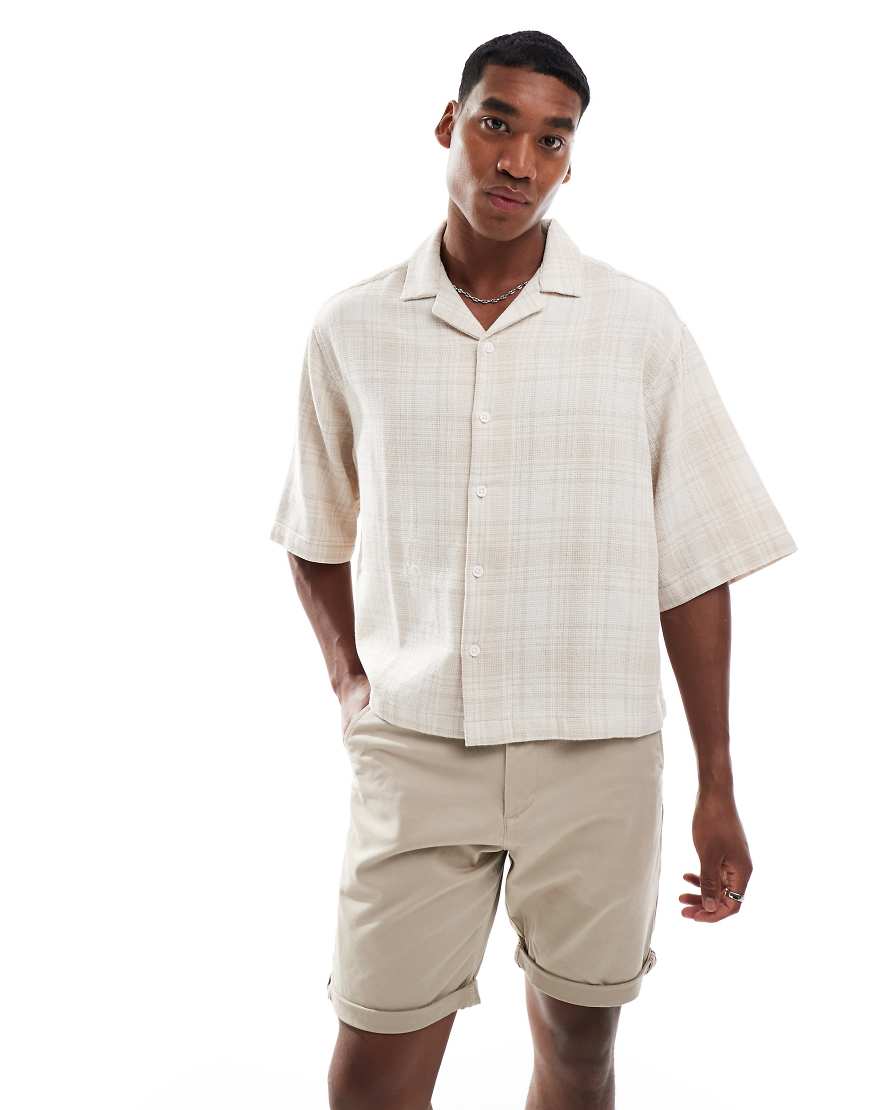 ASOS DESIGN - Kastiges Oversize-Hemd in Neutral mit Web-Karomuster ASOS DESIGN - Kastiges Oversize-Hemd in Neutral mit Web-Karomuster von ASOS DESIGN